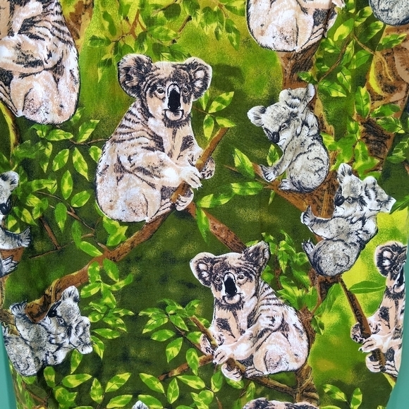 Women's Green Koala Bears Button Up Shirt Size Small Hawaiian Hawaii - Picture 8 of 14